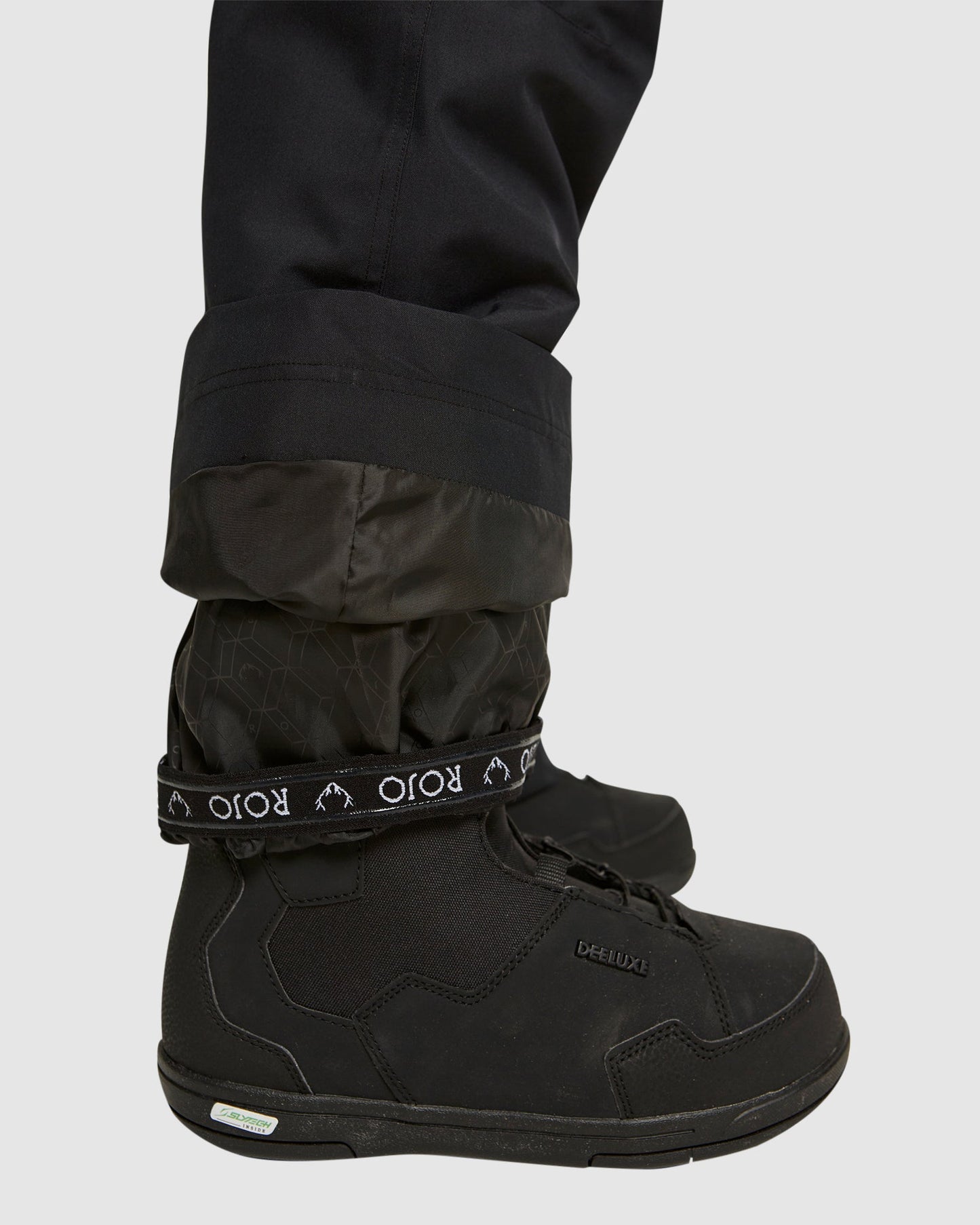 Rojo Adventure Awaits Snow Pant - True Black on model