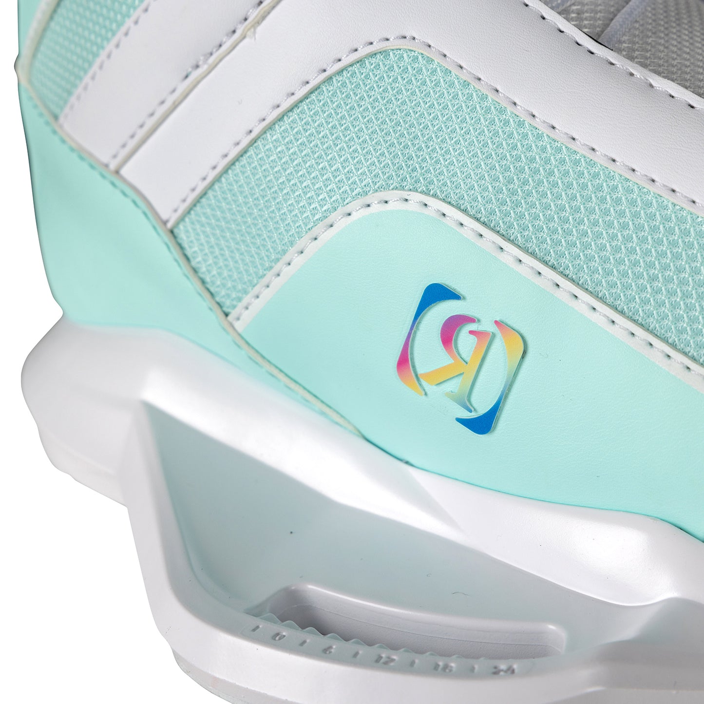 2027 Ronix August Kids Wakeboard Boots White / Mint — Mainframe chassis and liner