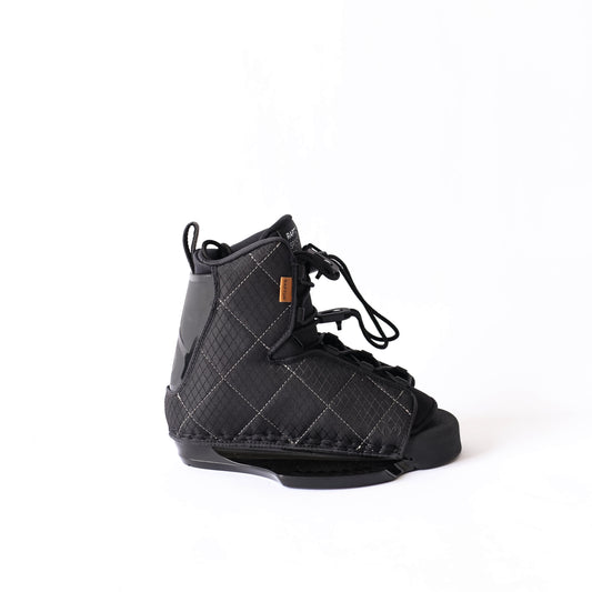 2027 Raptor Process Kids Wakeboard Bindings Black — boot on baseplate