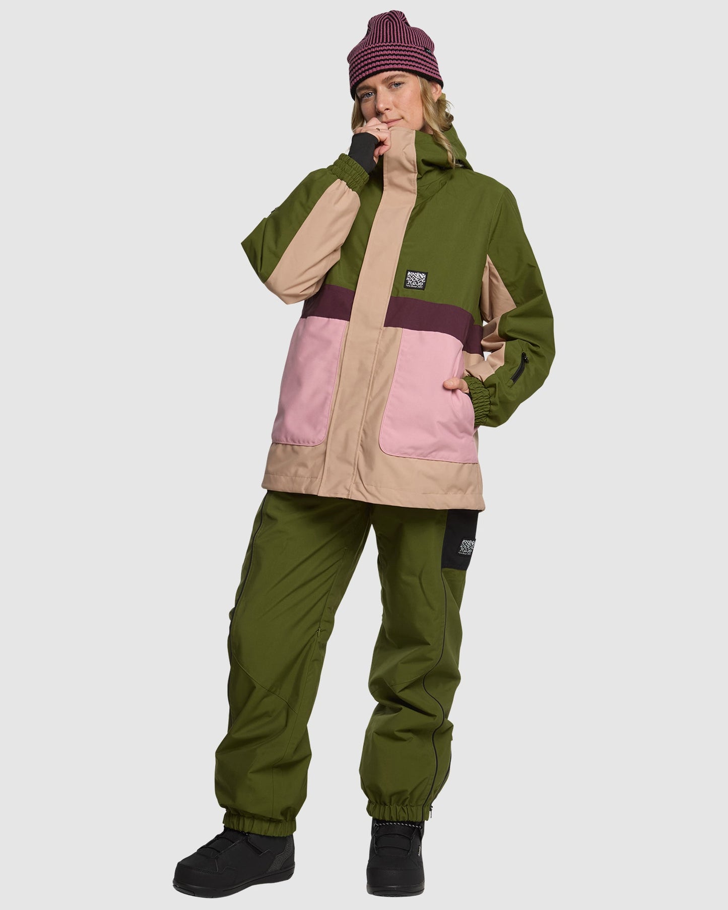 ROJO She Ripz Snow Pant 2.0 - Sphagnum - Full Look