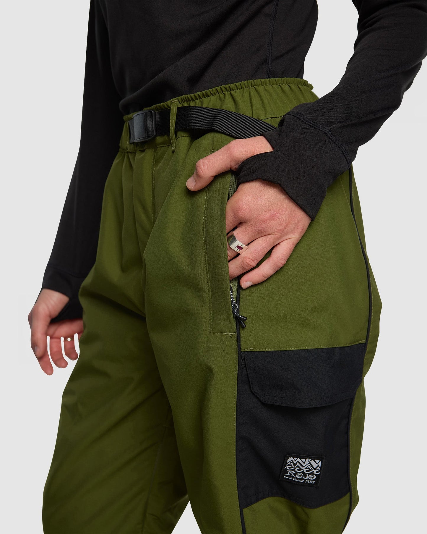 ROJO She Ripz Snow Pant 2.0 - Sphagnum - Detail