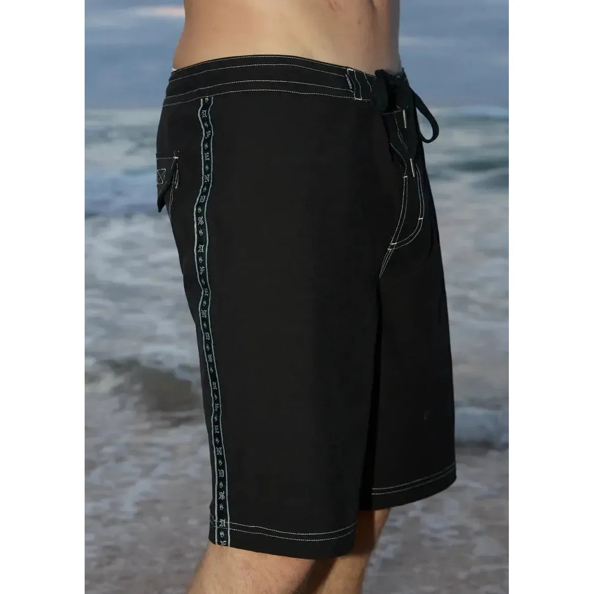 Afends The Wreck 20" Boardshorts - Black